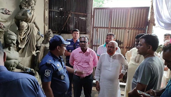 ফরিদপুরে দুর্গাপূজার প্রতিমা ভাঙল দুর্বৃত্তরা