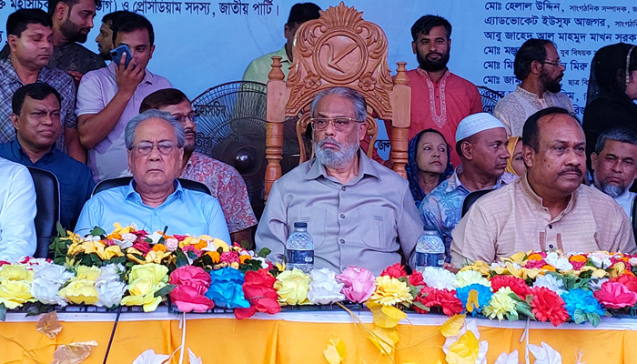 দ্রব্যমূল্যের ঊর্ধ্বগতি নিয়ন্ত্রণ না করে সরকার প্রতারণা করছে: জিএম কাদের