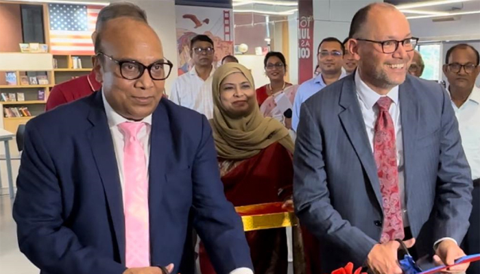একদিনের সফরে রাজশাহীতে যুক্তরাষ্ট্রের রাষ্ট্রদূত