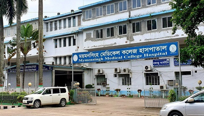 ময়মনসিংহ মেডিকেল কলেজে পুলিশ-ইন্টার্ন চিকিৎসক সংঘর্ষে আহত ৮
