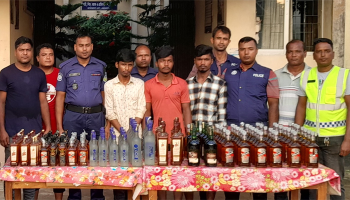 ১৭০ বোতল ভারতীয় মদসহ আটক ৩
