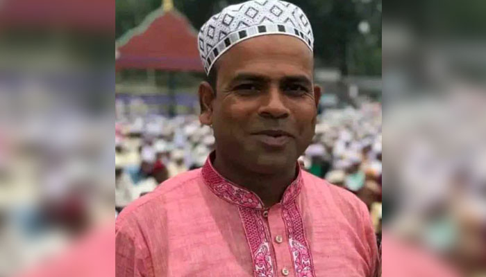 কলেজশিক্ষককে কুপিয়ে হত্যা