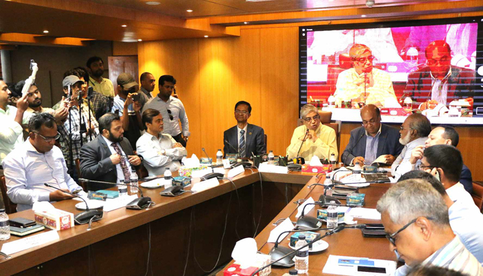 গ্রাহকের স্বাচ্ছন্দ্য বিবেচনায় নতুন ডাটা প্যাকেজ: মোস্তাফা জব্বার