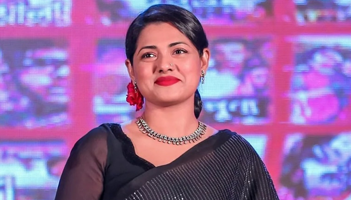 তিশার রাজকীয় প্রত্যাবর্তন তিশার রাজকীয় প্রত্যাবর্তন