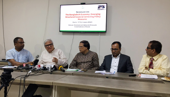 কর্মসংস্থান বৃদ্ধিতে জোর ড. আতিউরের কর্মসংস্থান বৃদ্ধিতে জোর ড. আতিউরের