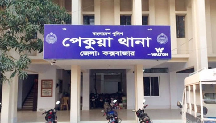 ভূমি অফিসে ঢুকে কানুনগোকে পেটালেন আ.লীগ নেতা