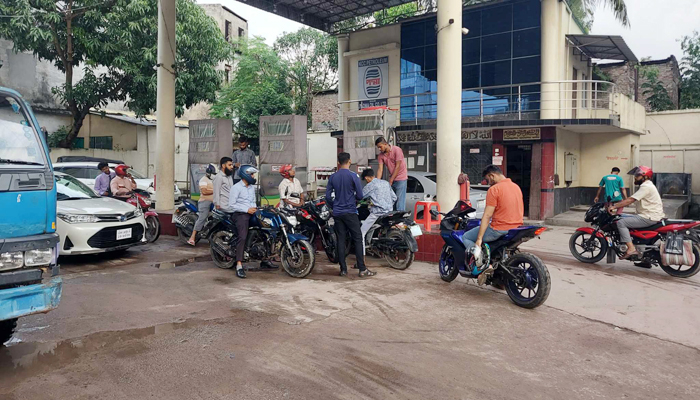 খুলনায় জ্বালানি তেল ব্যবসায়ীদের ধর্মঘট স্থগিত