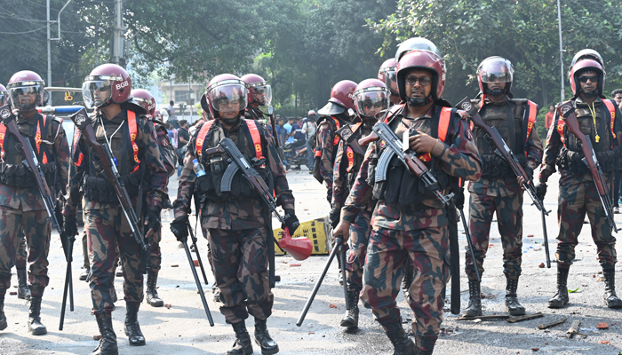 আইনশৃঙ্খলা রক্ষায় ঢাকায় ১১ প্লাটুন বিজিবি মোতায়েন