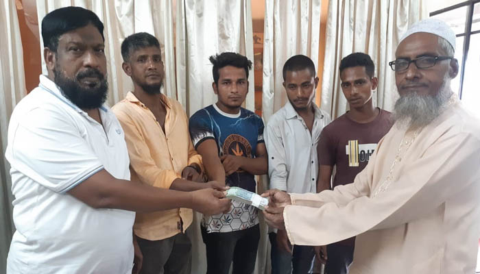 বাস চালকসহ চার কর্মীর সততায় মুগ্ধ সবাই