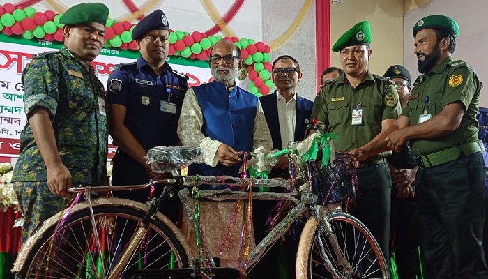 নির্বাচনে আনসারদের গুরুদায়িত্ব পালন করতে হবে: প্রাণিসম্পদমন্ত্রী