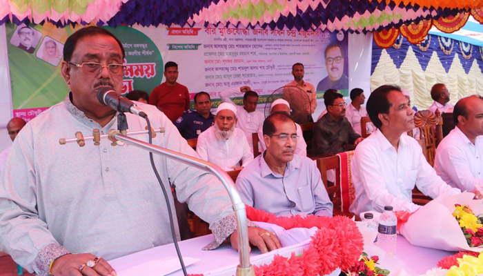 তথ্যপ্রযুক্তির প্রশিক্ষণ নিয়ে শিক্ষকদের দক্ষতা অর্জনের আহ্বান খাদ্যমন্ত্রীর
