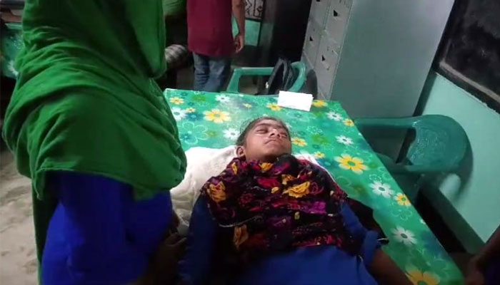 রাঙ্গাবালীতে বজ্রপাতে শিক্ষকসহ আহত ১২ছাত্রী