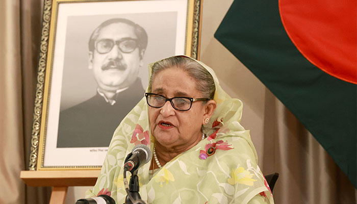 ব্রাসেলস থেকে দেশের পথে প্রধানমন্ত্রী