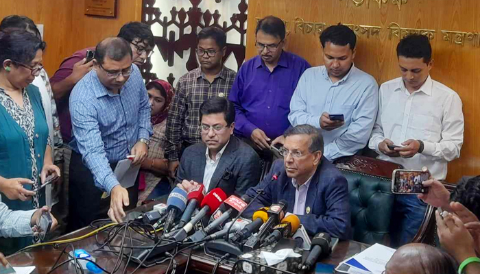 রাষ্ট্রপতির কাছে ক্ষমা চাইতে পারেন যেকোনো আসামি, খালেদা জিয়া প্রসঙ্গে আইনমন্ত্রী