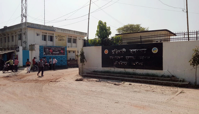 ৮ দিনের ছুটিতে বুড়িমারী স্থলবন্দর