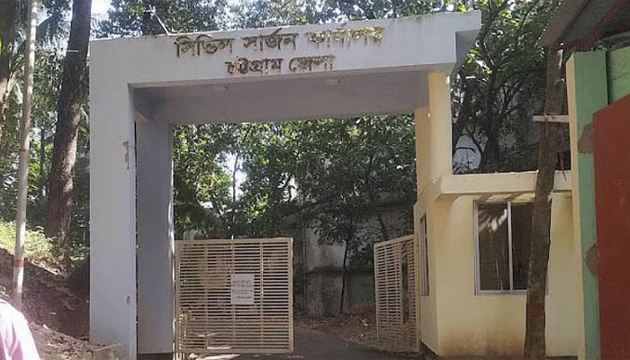 দুদক কর্মকর্তা পরিচয়ে সিভিল সার্জনের কাছে চাঁদা দাবি