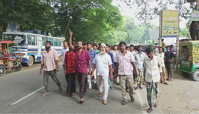 অটোরিকশা নিয়ে বের হলেই গুনতে হয় ২০ টাকা!