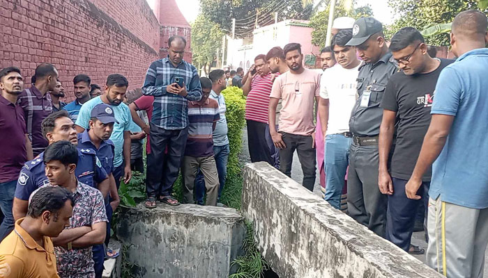 কারাগারের কালভার্টে মিলল কারারক্ষীর মরদেহ