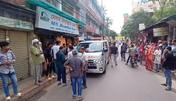 খুলনায় আগুনে গৃহবধূর মৃত্যু, স্বামী আটক