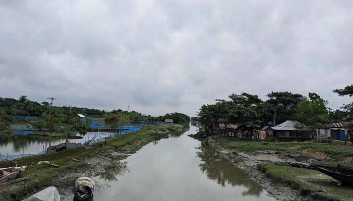 মোংলা বন্দরে ৫ নম্বর বিপদ সংকেত, প্রস্তুত আশ্রয়কেন্দ্র