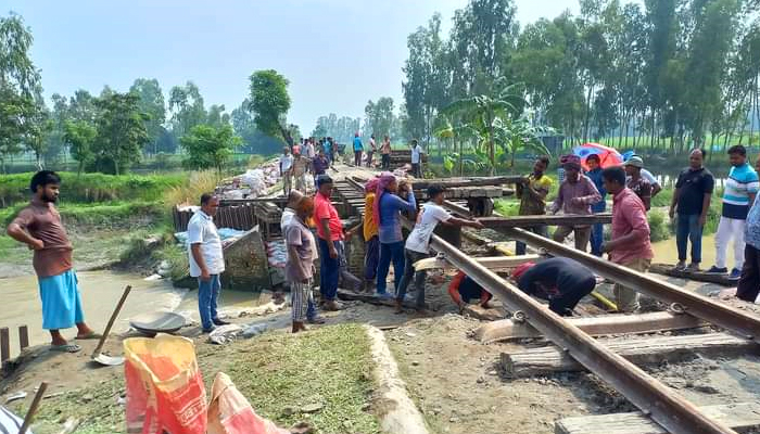 কুড়িগ্রামের সঙ্গে সারাদেশের রেল যোগাযোগ স্বাভাবিক