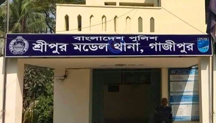 পুলিশ পরিচয়ে চাঁদাবাজি করতে গিয়ে ধরা